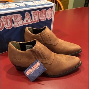 NWT women’s Durango booties size 7